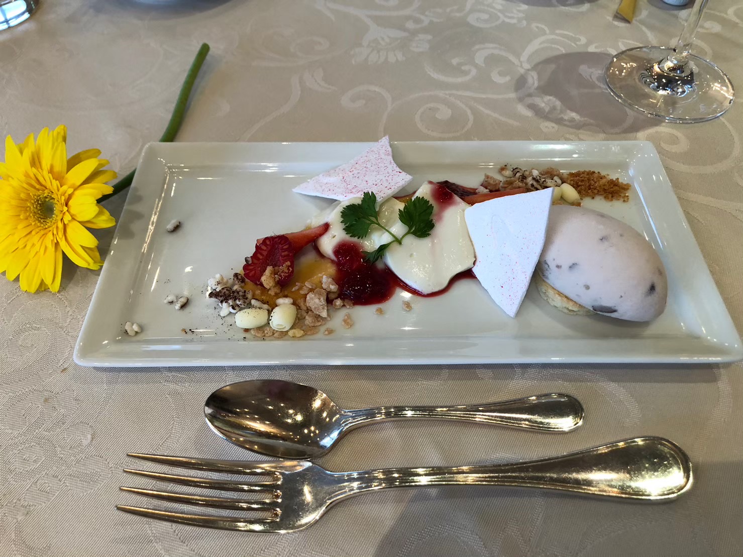 南青山サンタキアラ教会