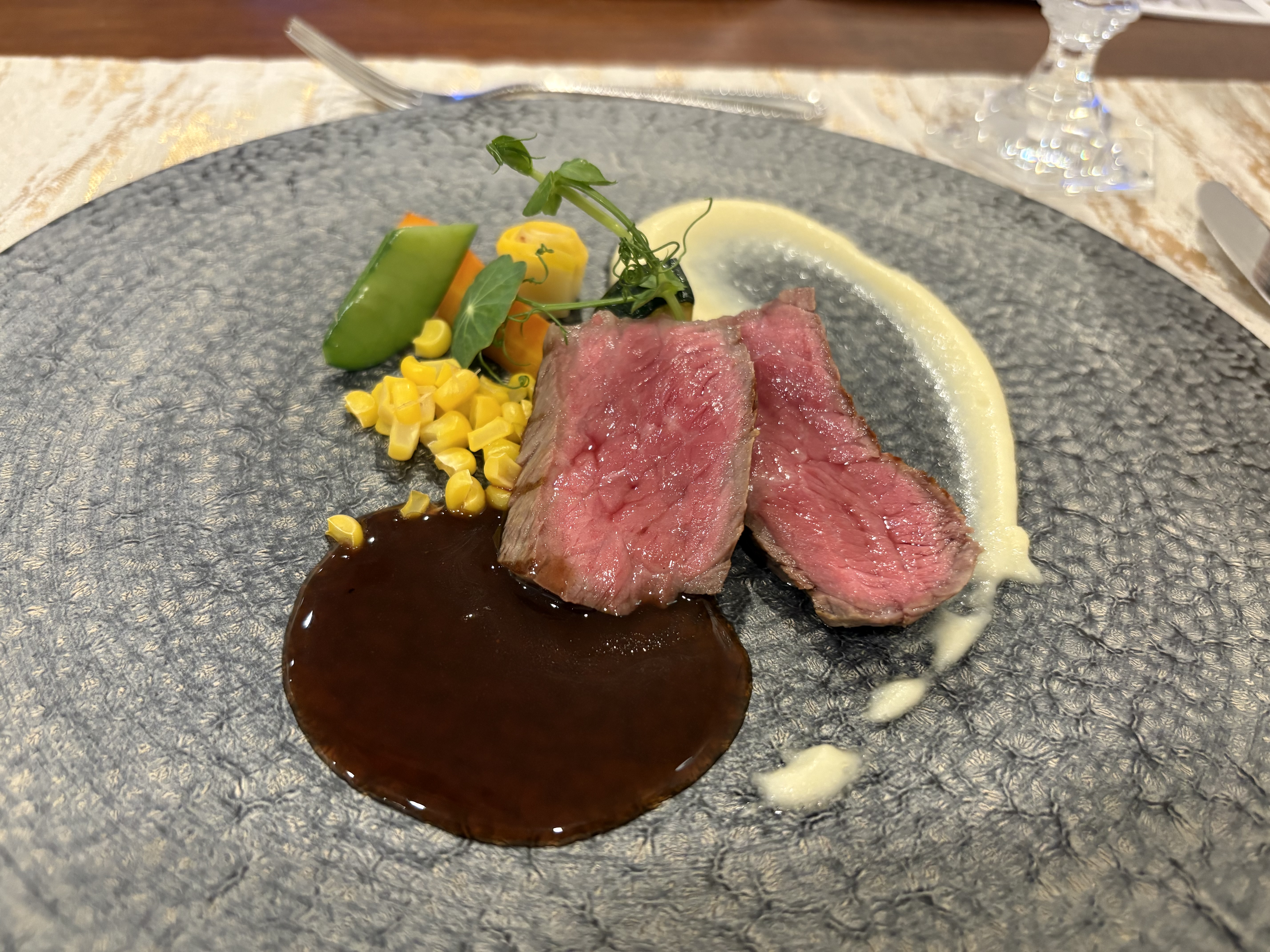 18 (アンウィット) Produced by Casa d' Angela