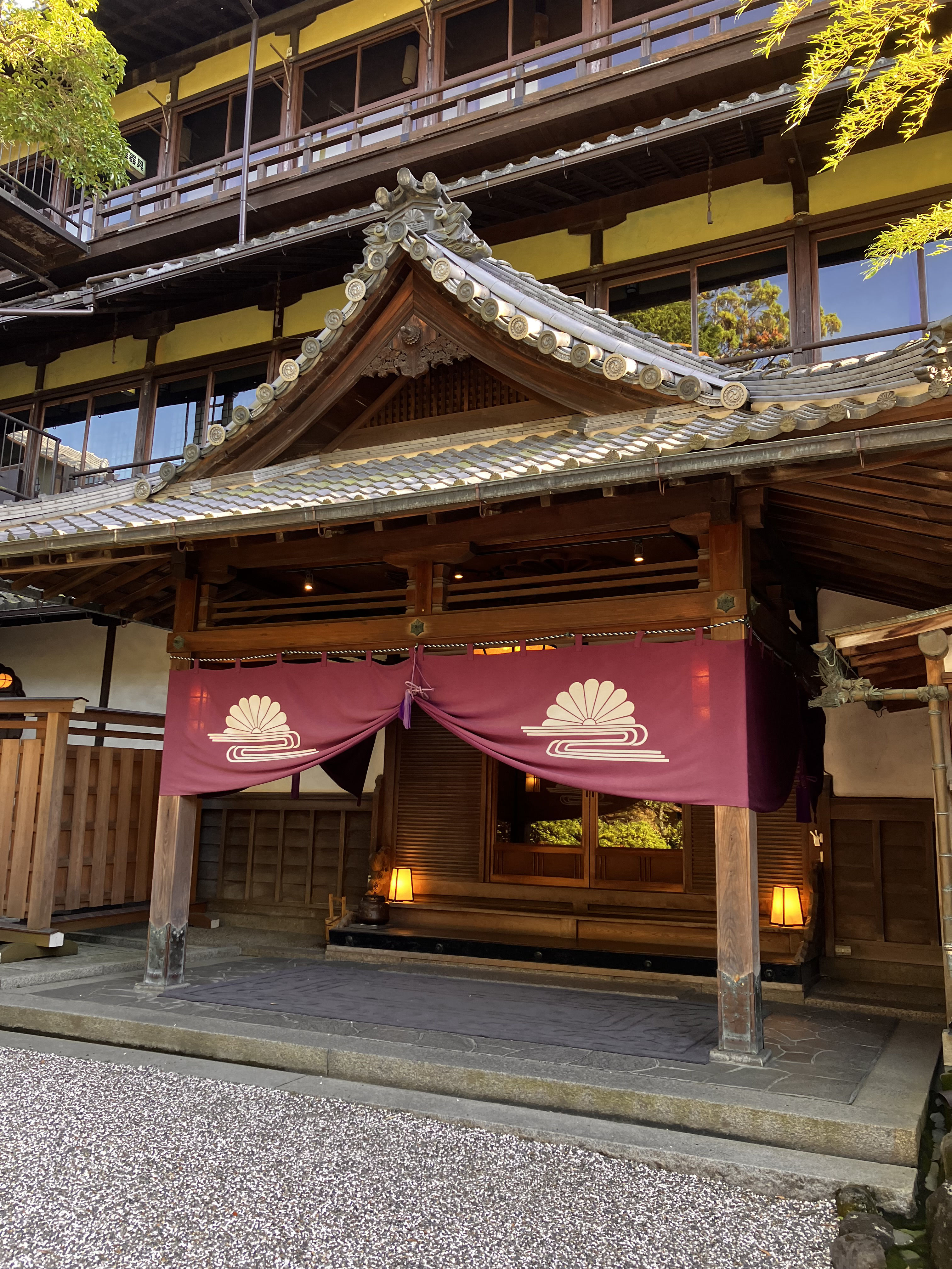 The KIKUSUIRO narapark(菊水楼)