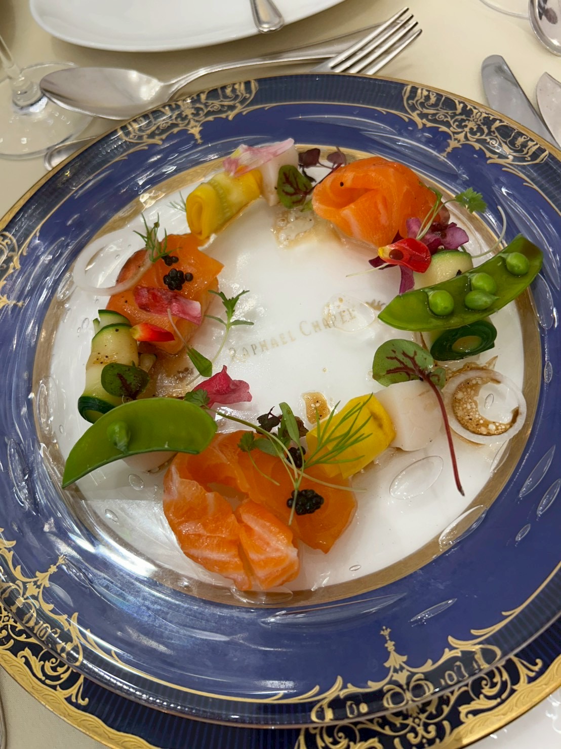 セント・ラファエロチャペル御堂筋