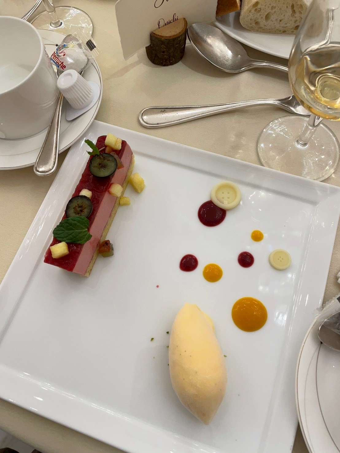 セント・ラファエロチャペル御堂筋