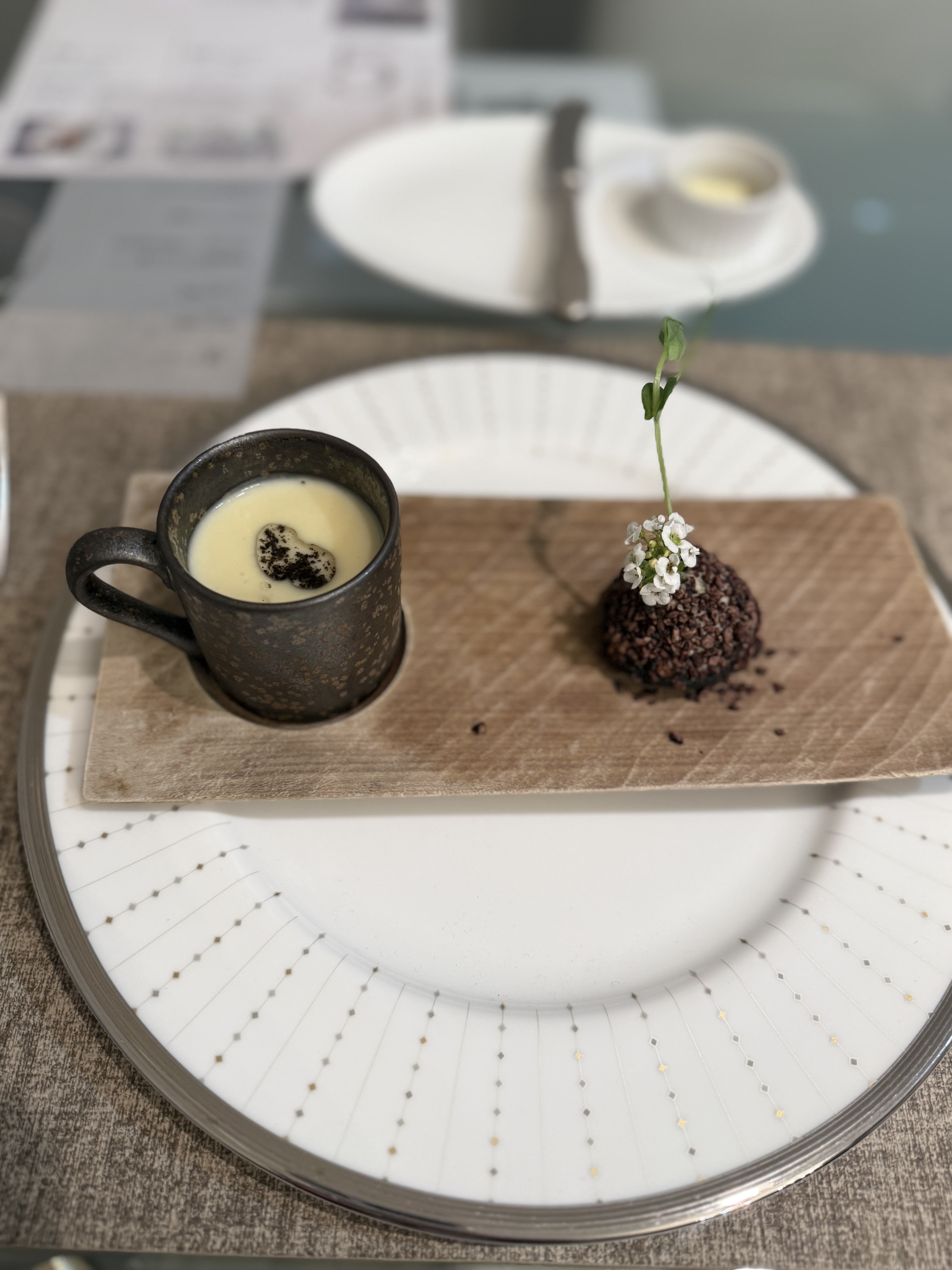 セント・ラファエロチャペル御堂筋