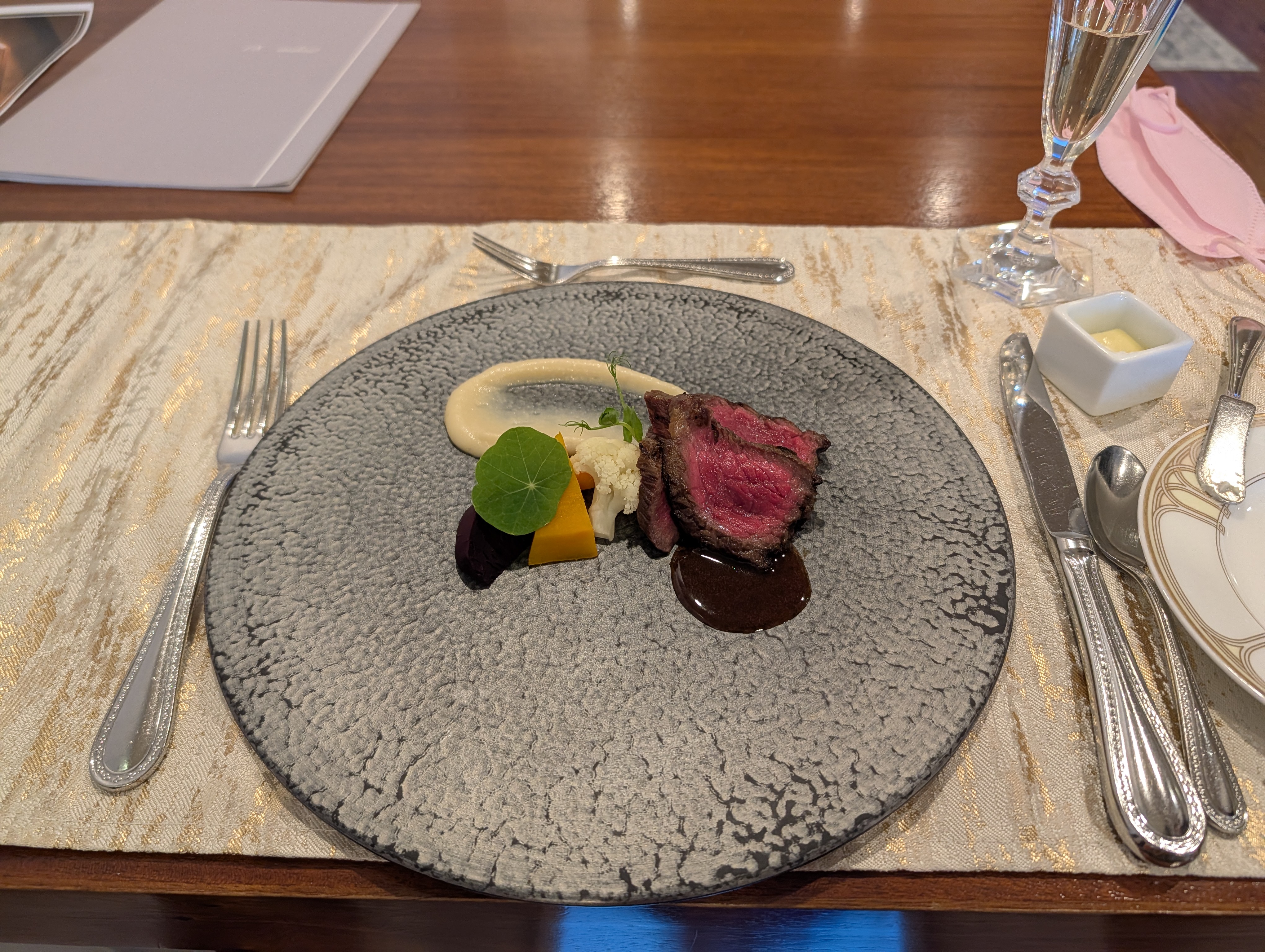 18 (アンウィット) Produced by Casa d' Angela