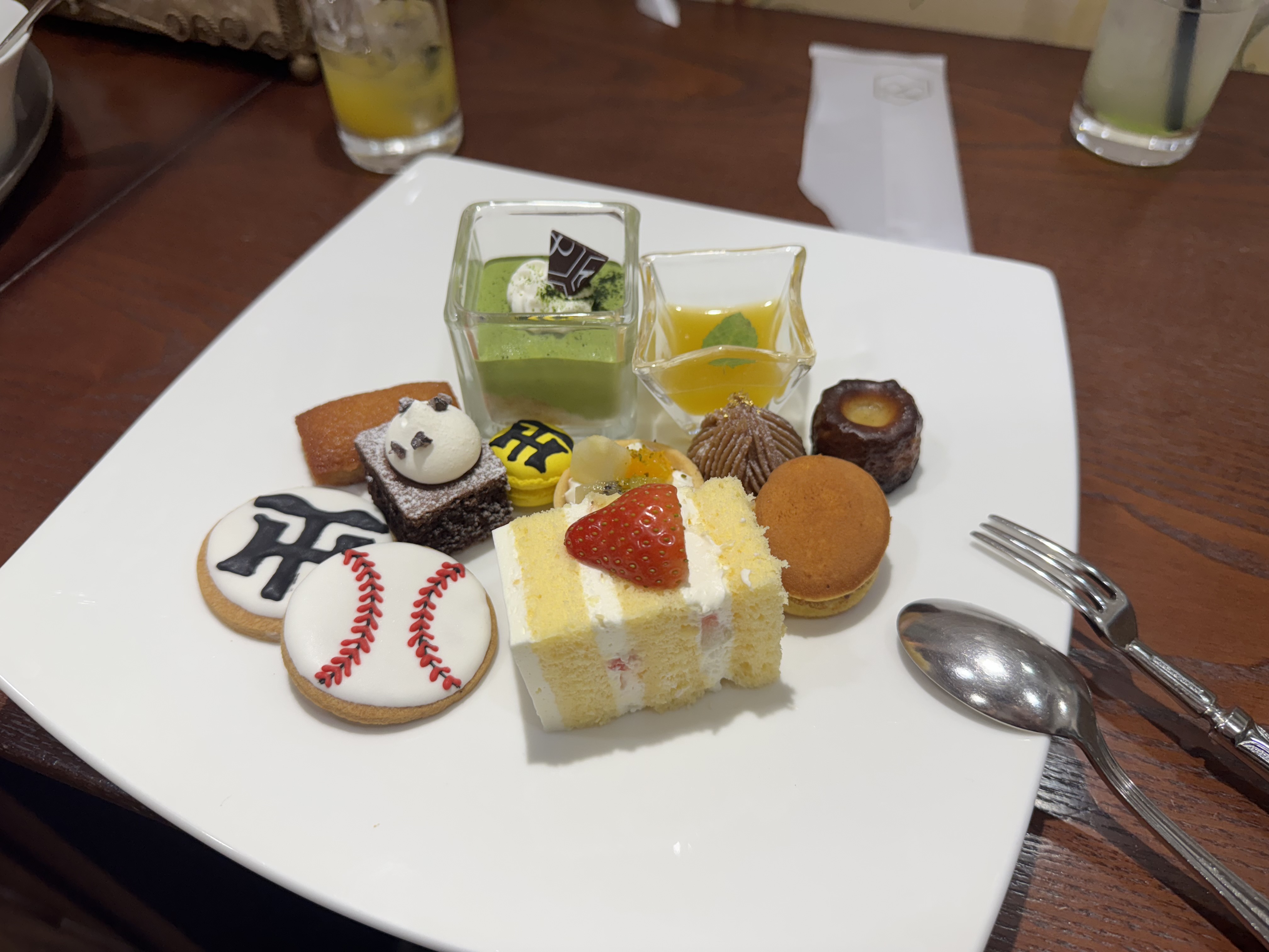 18 (アンウィット) Produced by Casa d' Angela