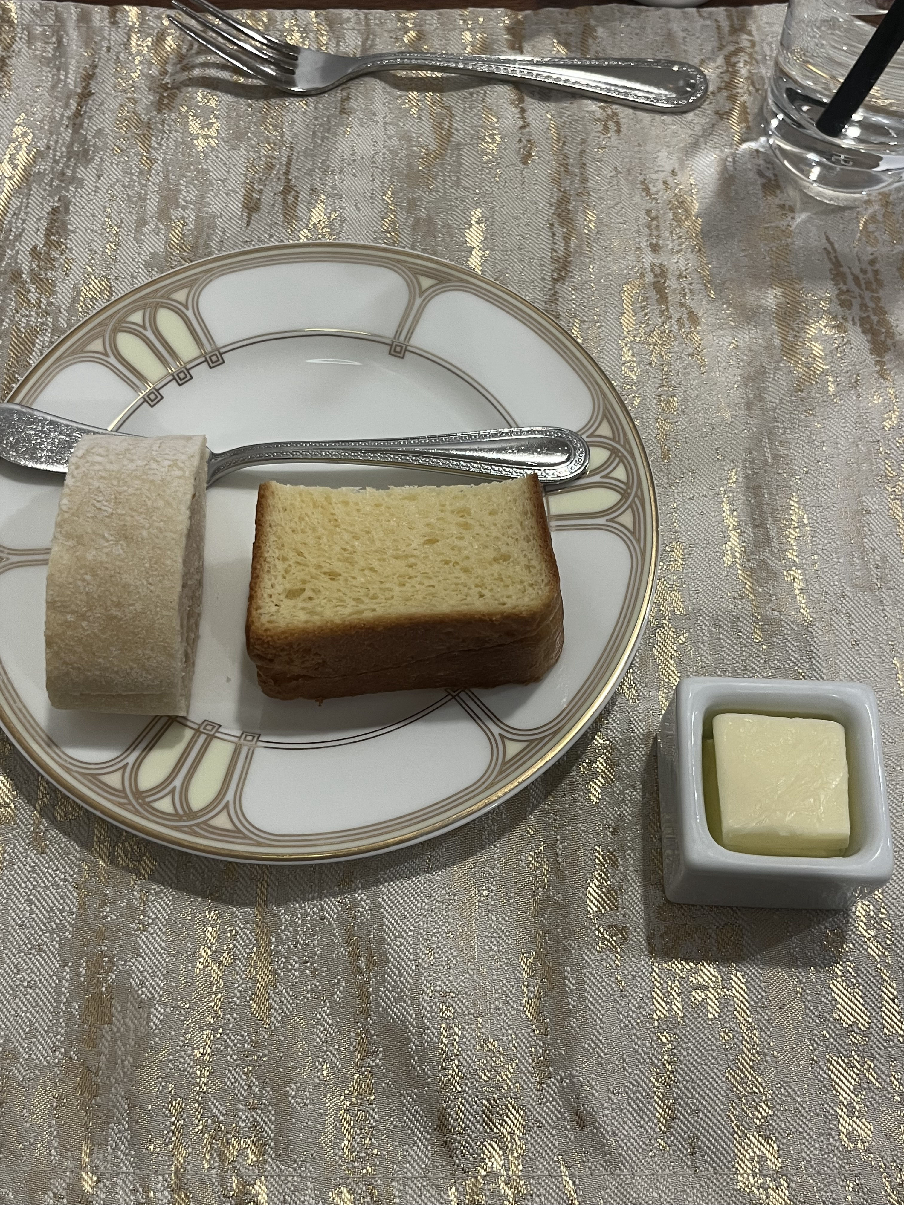 18 (アンウィット) Produced by Casa d' Angela