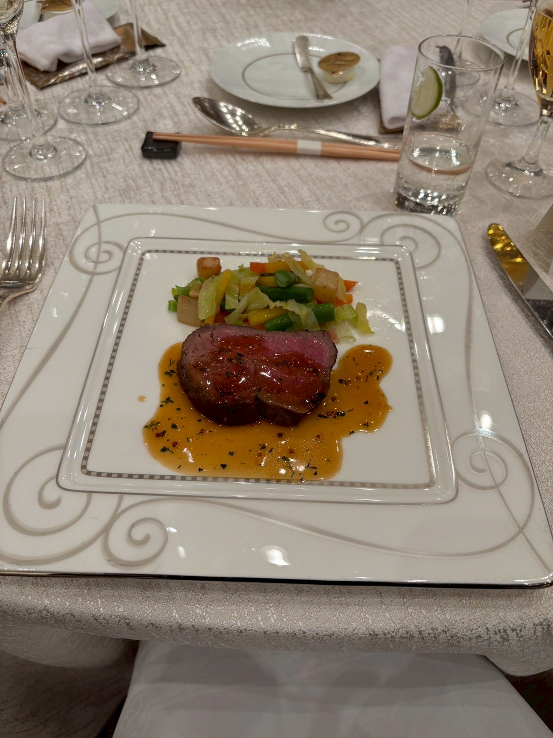 ザ ストリングス表参道