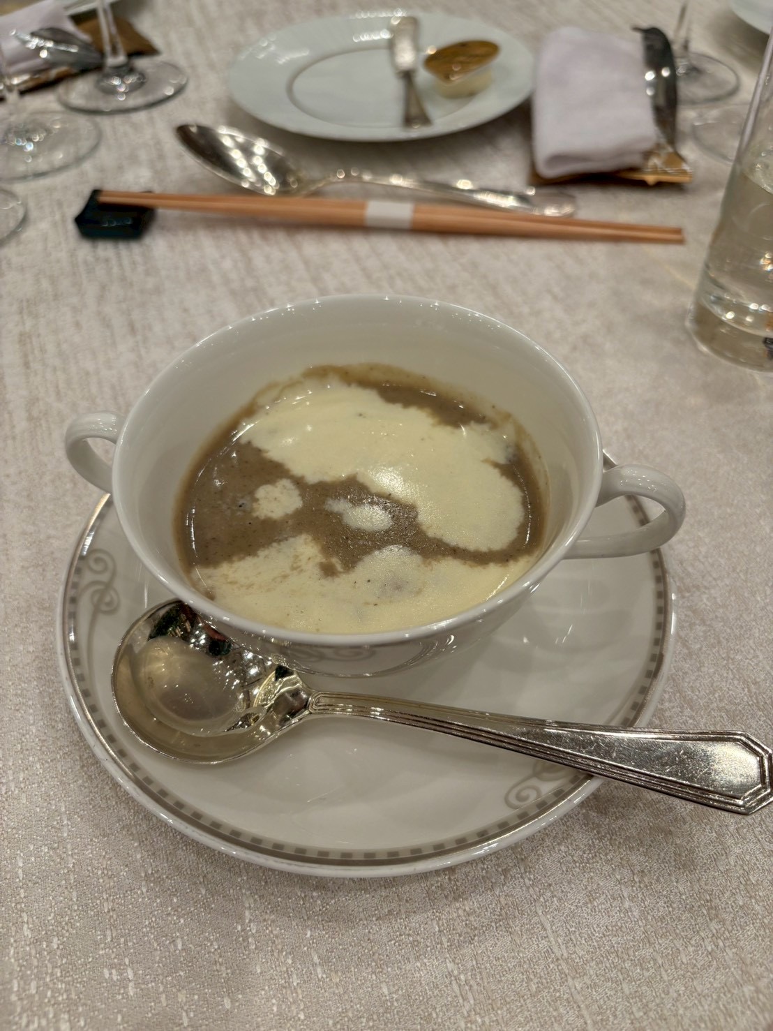 ザ ストリングス表参道