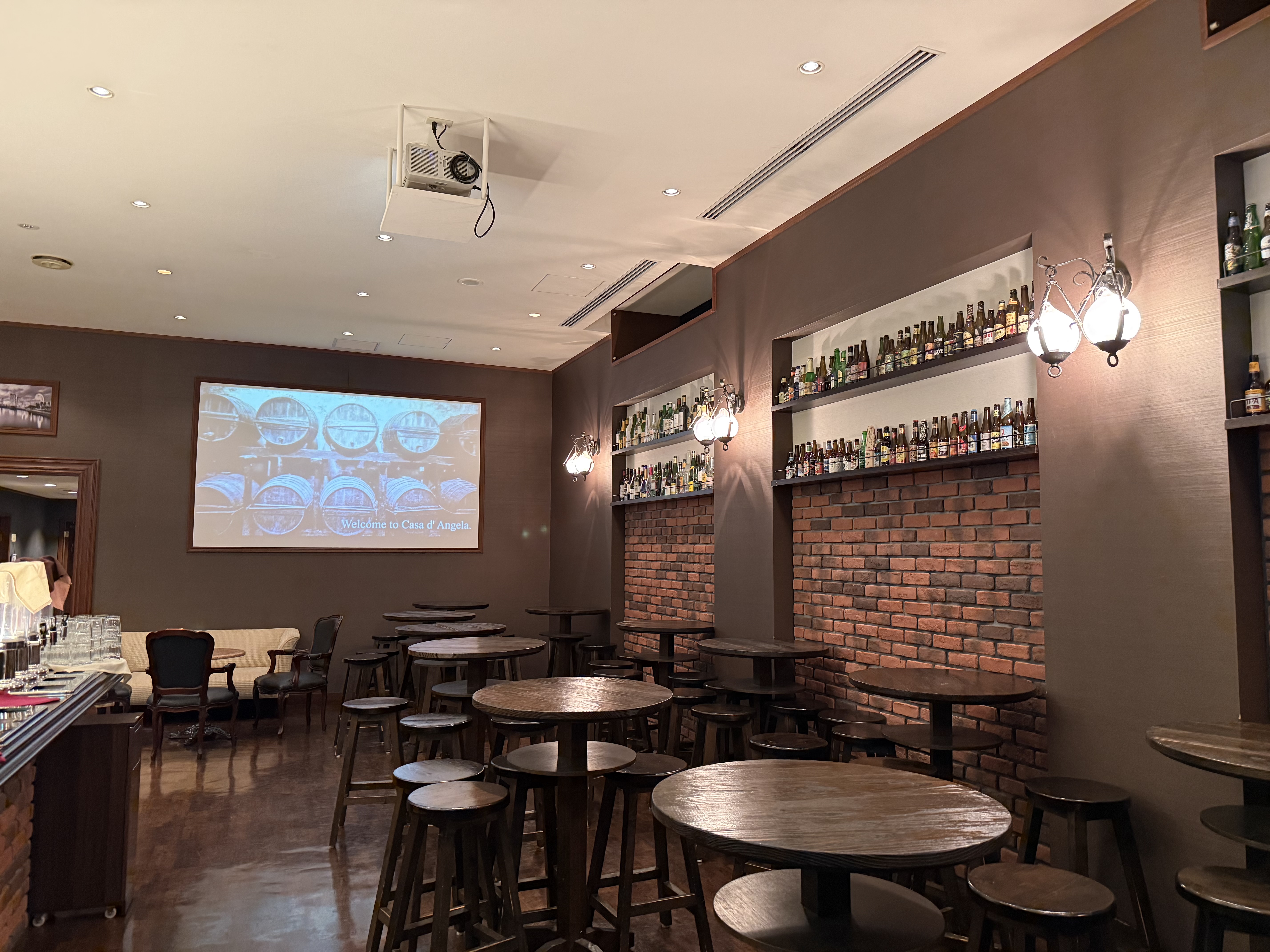 カサ・デ・アンジェラ馬車道(Casa d' Angela)