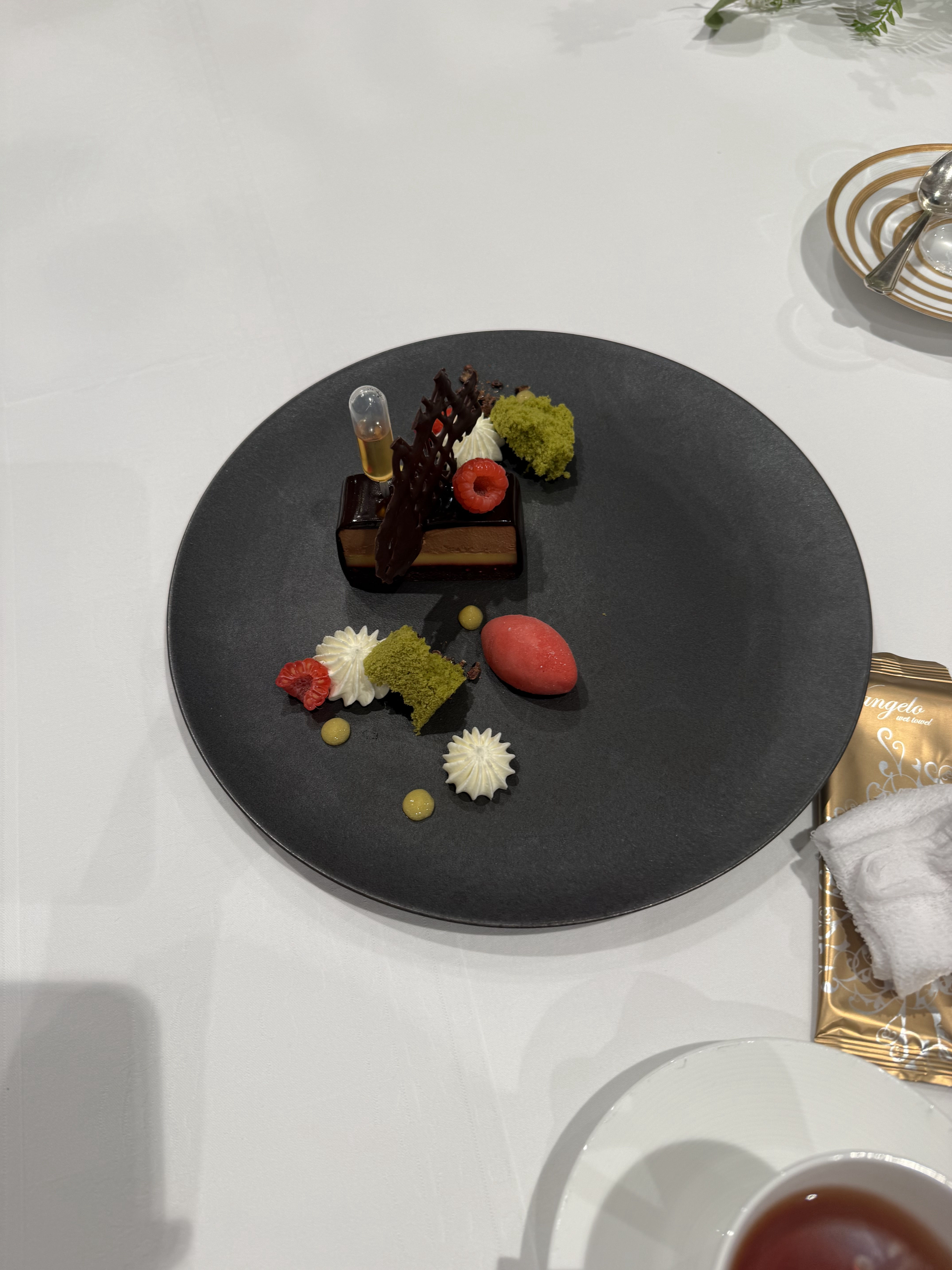 ザ ストリングス表参道