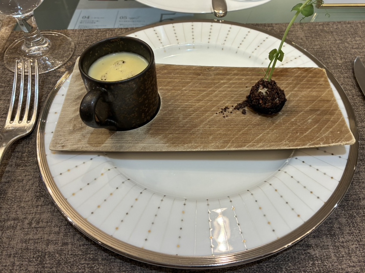 セント・ラファエロチャペル御堂筋
