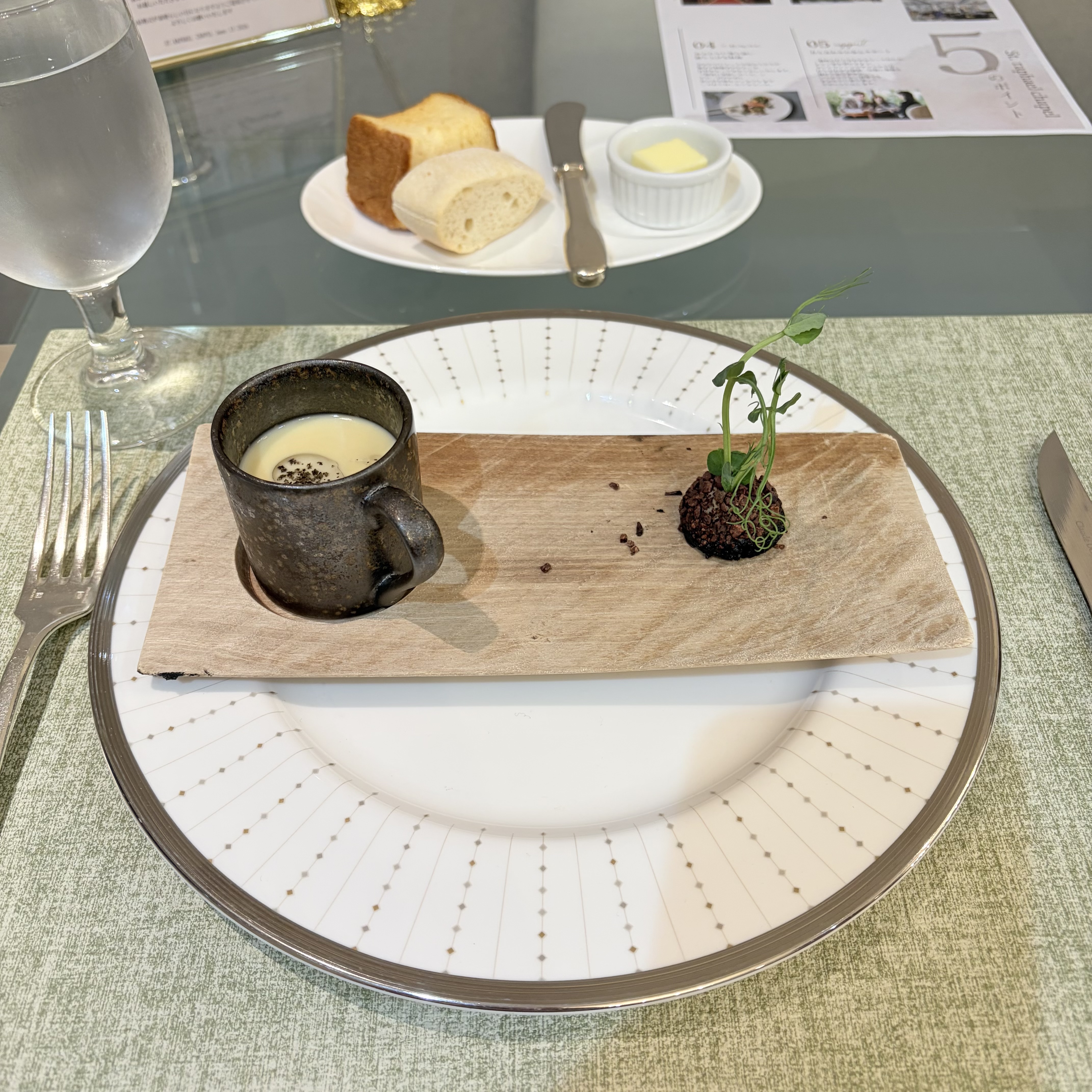 セント・ラファエロチャペル御堂筋