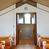 チャペルが白を基調とした雰囲気