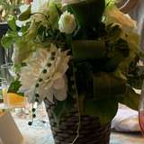 緑、白を基調とした装花が素敵でした。