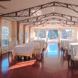 レトロなレストラン会場