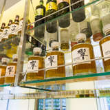 お酒がとにかく並んでる会場