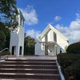 外のチャペルが綺麗です