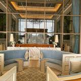 入り口から直ぐのロビー