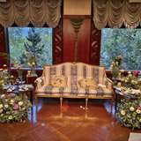 披露宴会場内のメイン装花