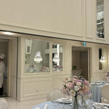 鏡があって披露宴に開放感がある