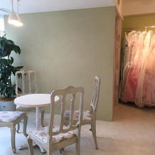 【衣装試着室】相手の試着を待つスペース