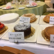 スイーツビュッフェを付けられます