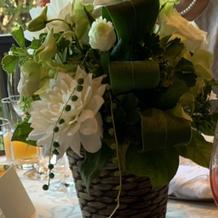 緑、白を基調とした装花が素敵でした。