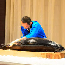マグロの解体ショー