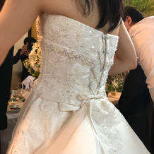 編み上げで調整可能