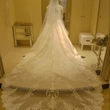 ウェディングドレス後ろ　オルレアン