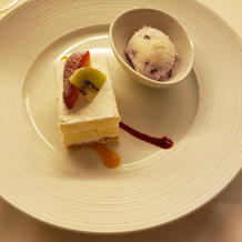 ウエディングケーキとアイス