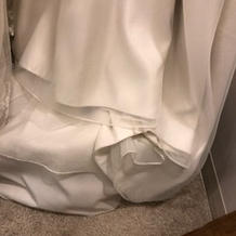 サテン生地　すそ　