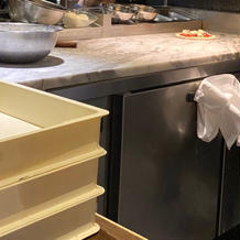 ピザを作るテーブル