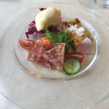 キッシュとハムの盛り合わせプレート