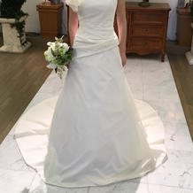 本当にたくさんのドレスの中から選べます