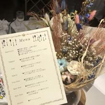 卓上総花とメニュー表