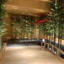 竹林と橋があります