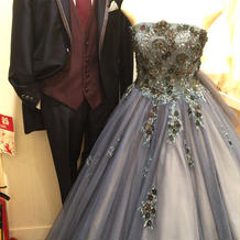 ブライダルサロンに飾らせていた衣装