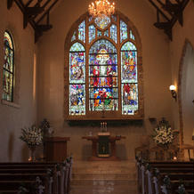 チャペルの中。本物のステンドグラス