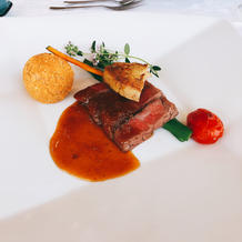 メインの、ステーキのフォアグラ添えです！