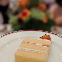 ウエディングケーキはこの様に配られました