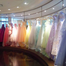 カラードレスも豊富