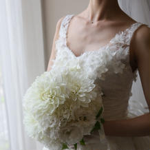 ドレスとブーケです。