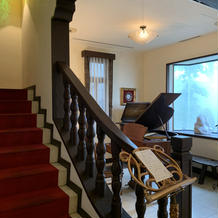 ブライズルームがある建物の階段