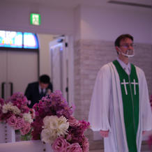 チャペルは、牧師さんもいい雰囲気