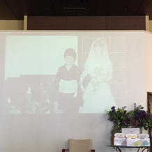 ロビーで模様を中継しました。