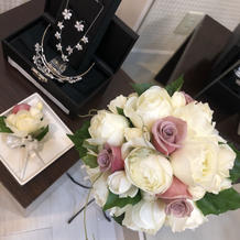 生花のブーケとアクセサリーセット