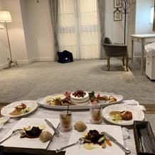 式後ブライズルームで料理・デザート