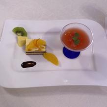 スイカのジュレとオレンジのケーキ