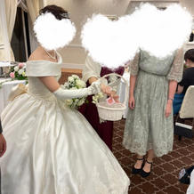 テーブルラウンド。おみくじを配ります。