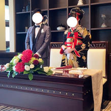 披露宴会場内　高砂